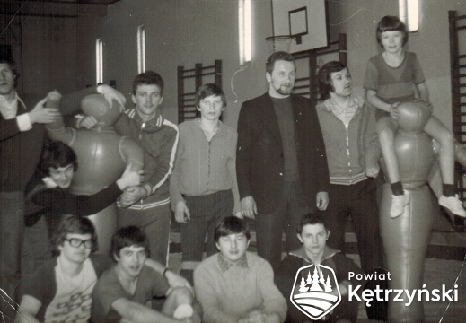 Karolewo, zawodnicy sekcji zapaśniczej stylu wolnego – 1975r.