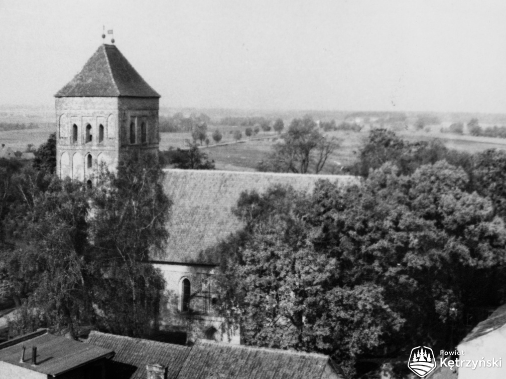 Srokowo, kościół p.w. Świętego Krzyża – 1965r.