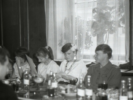 Członkowie zespołu tańca ludowego "Kętrzyniacy" podczas spotkania - 1987r.