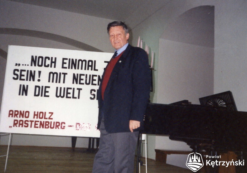 1997r-prof.Helmuth Wagner na walnym A. Holza.jpg