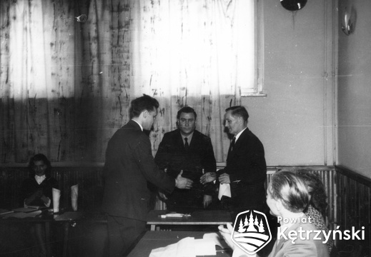Korsze, przewodniczący prezydium MRN, Jan Dylewski (po prawej) - ok. 1968r.