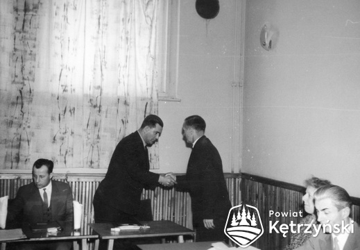 Korsze, przewodniczący prezydium MRN, Jan Dylewski (po prawej) - ok. 1968r.