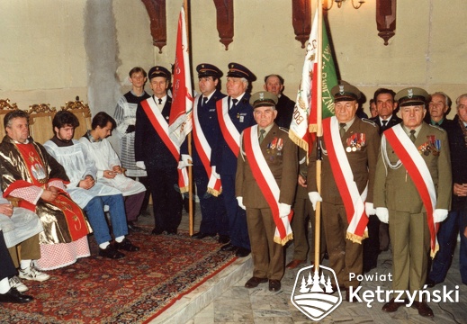 Korsze, podczas Mszy św. z okazji 74. rocznicy odzyskania niepodległości - 8.11.1992r.
