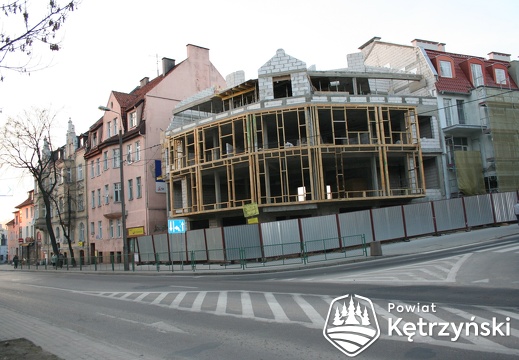 Budowa budynku usługowo - mieszkalnego na dawnej skarpie przy ul. Wojska Polskiego - 1.04.2007r.
