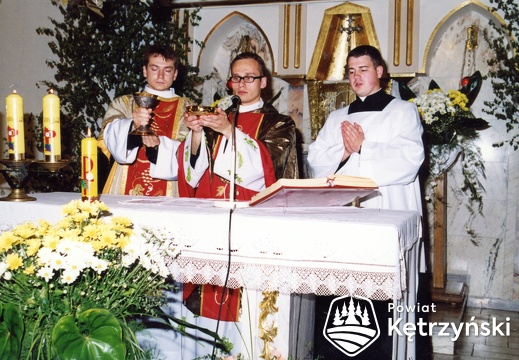 Korsze, Msza św. prymicyjna parafianina, ks. Mariusza Kubickiego - 25.05.2002r.