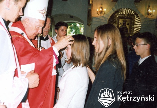 Korsze, ks. arcybiskup Edmund Piszcz, metropolita warmiński - 4.05.2003r.
