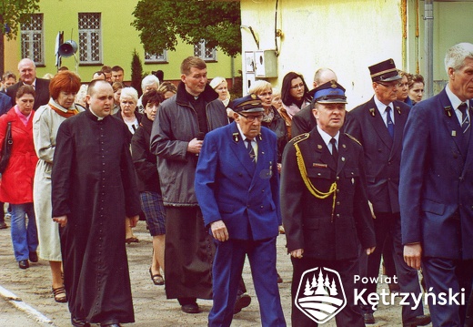 Korsze, uroczystości dziękczynienia za kanonizacje Jana XXIII i Jana Pawła II, procesja - 26-27.04.2014r.