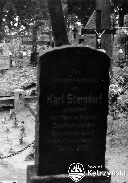 1973 HK Rastenburg, Sembeckstra+če, Friedhof, Grab Karl Sterndorf.jpg