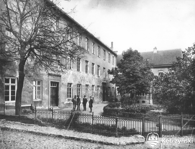 Gimnazjum,fot.1903r..jpg