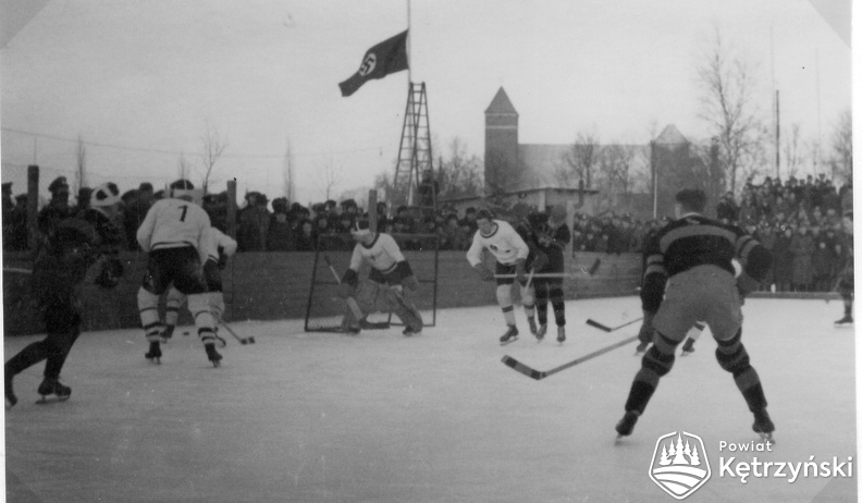 R Sp1 25 Eishockey RSV 1940 gegen Berlin.jpg