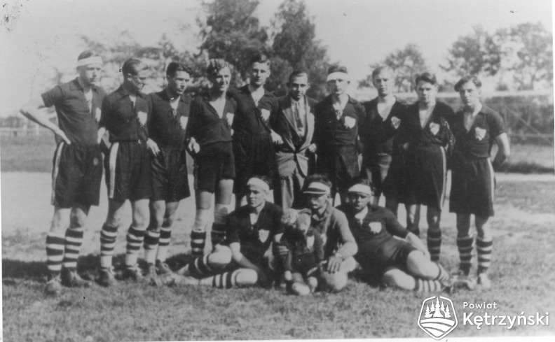 R Sch1, 22, Herzog-Arbrechts-Schule, Fußball-Mannschaft 1931.jpg